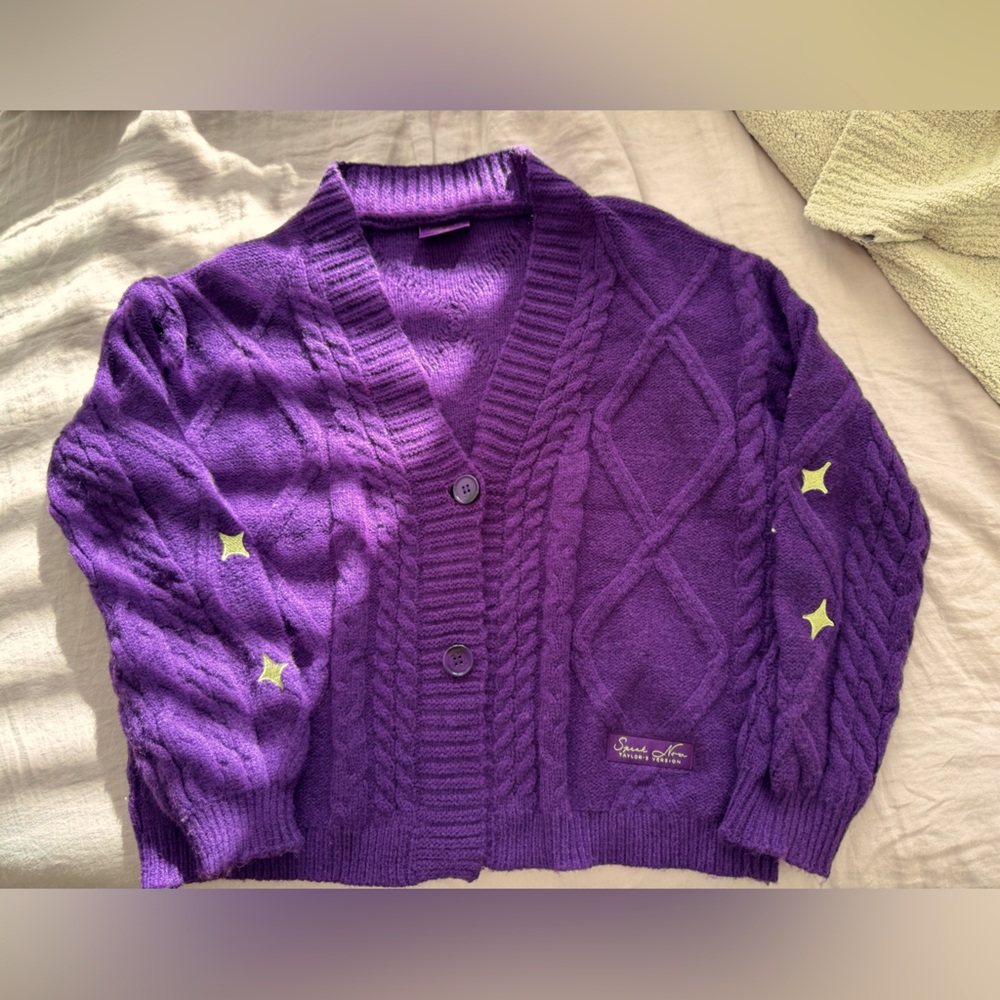 Speak Now (Taylor’s Version) Oversize Purple Cardigan
XS/SM
EXCELLENT condition